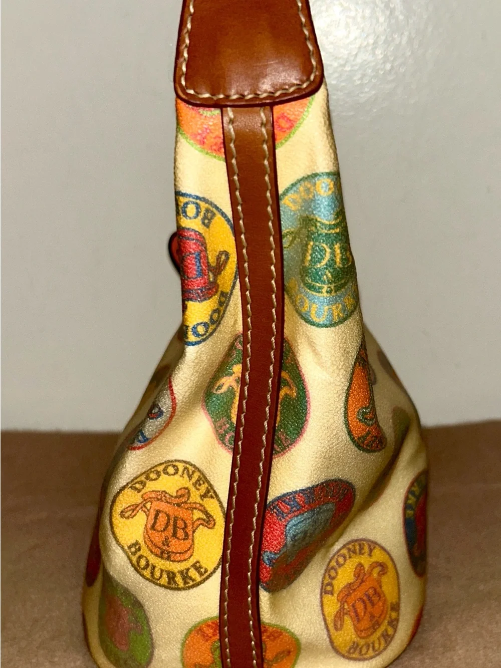 Dooney & Bourke Coated Canvas Medallion Hobo Bag. Y2K - Picture 5 of 8